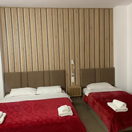 Piazza Hotel