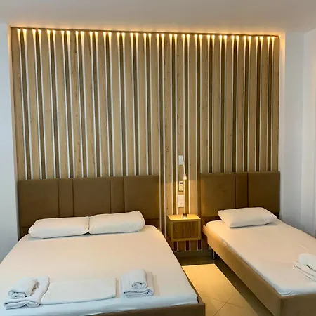 Piazza * Σαράντα