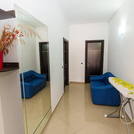 Ξενοδοχείο Piazza *